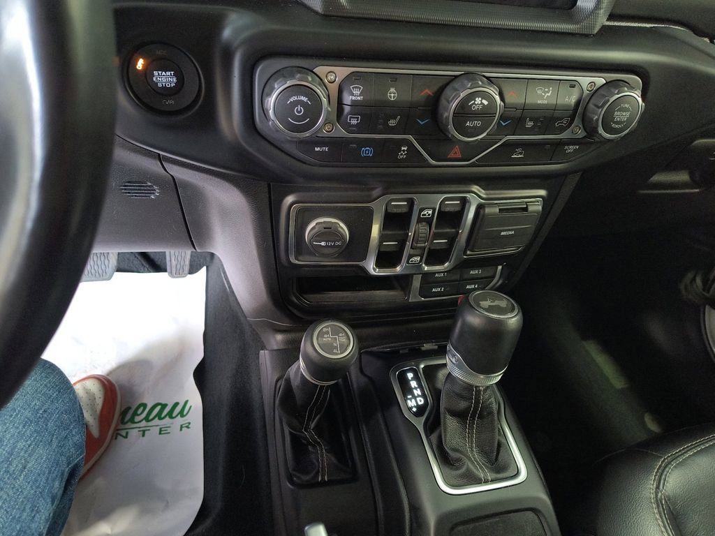 Used 2022 Jeep Wrangler Unlimited Sahara w/ Cold Weather Group image 15