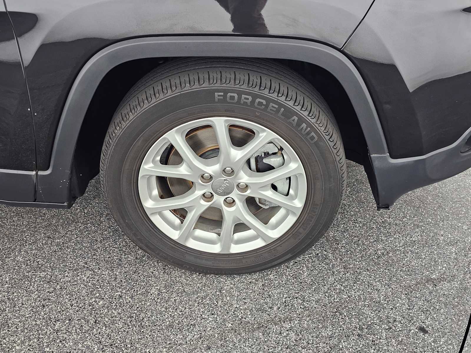 Used 2014 Jeep Cherokee Latitude image 9