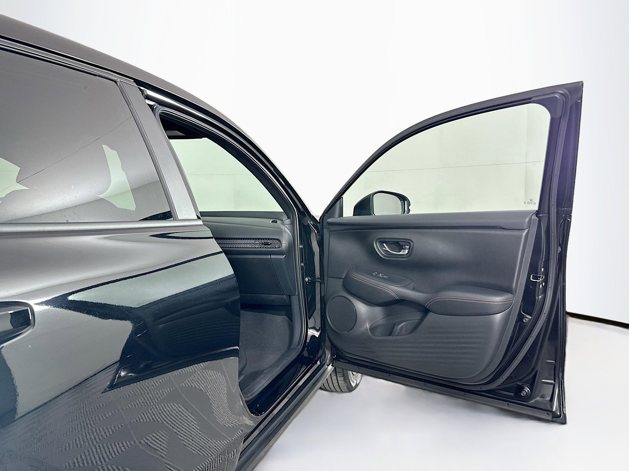 Used 2025 Honda HR-V Sport image 30