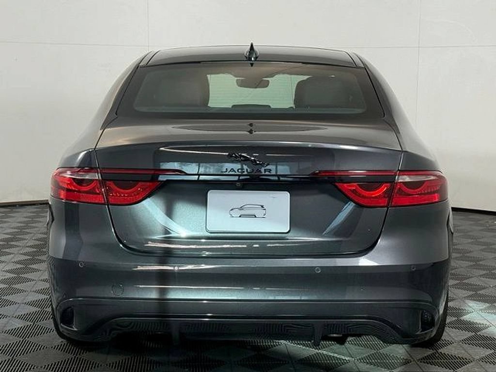 Certified 2024 Jaguar XF R-Dynamic SE AWD/4WD image 7