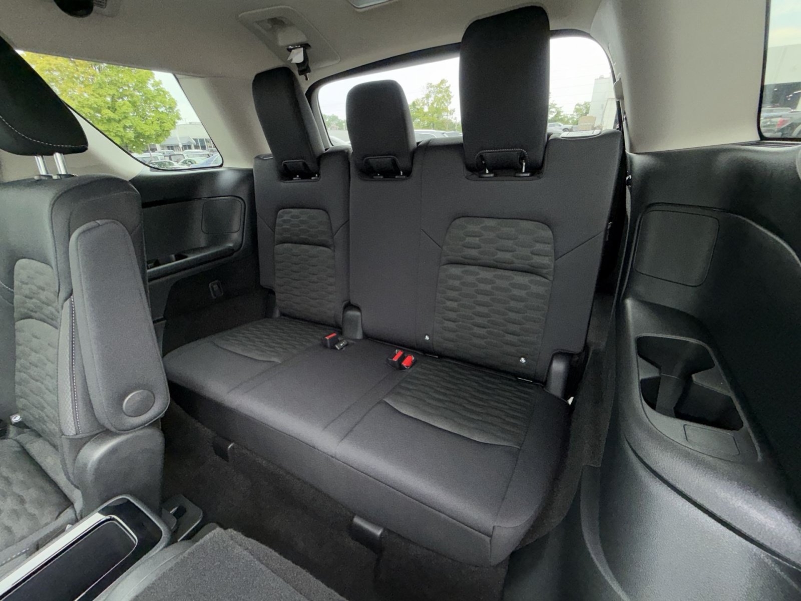 Used 2025 Nissan Pathfinder SV w/ SV Premium Package AWD/4WD image 25