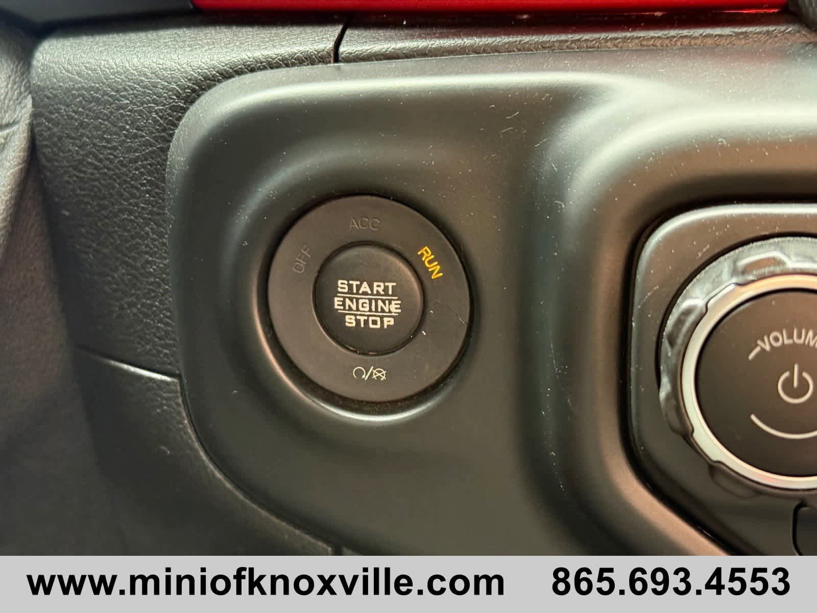 Used 2018 Jeep Wrangler Unlimited Rubicon w/ LED Lighting Group AWD/4WD image 23