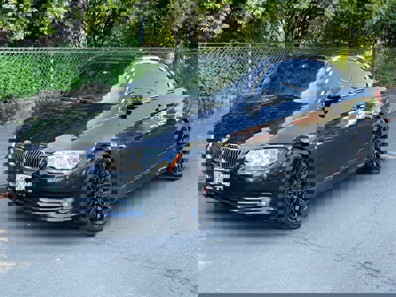 Used 2013 BMW 335i Convertible image 2