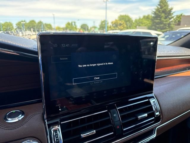 Used 2022 Lincoln Navigator Reserve AWD/4WD image 25