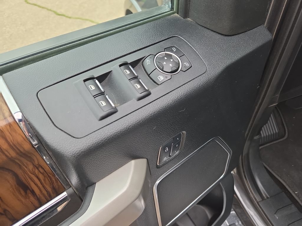 Used 2018 Ford F150 Lariat AWD/4WD image 17