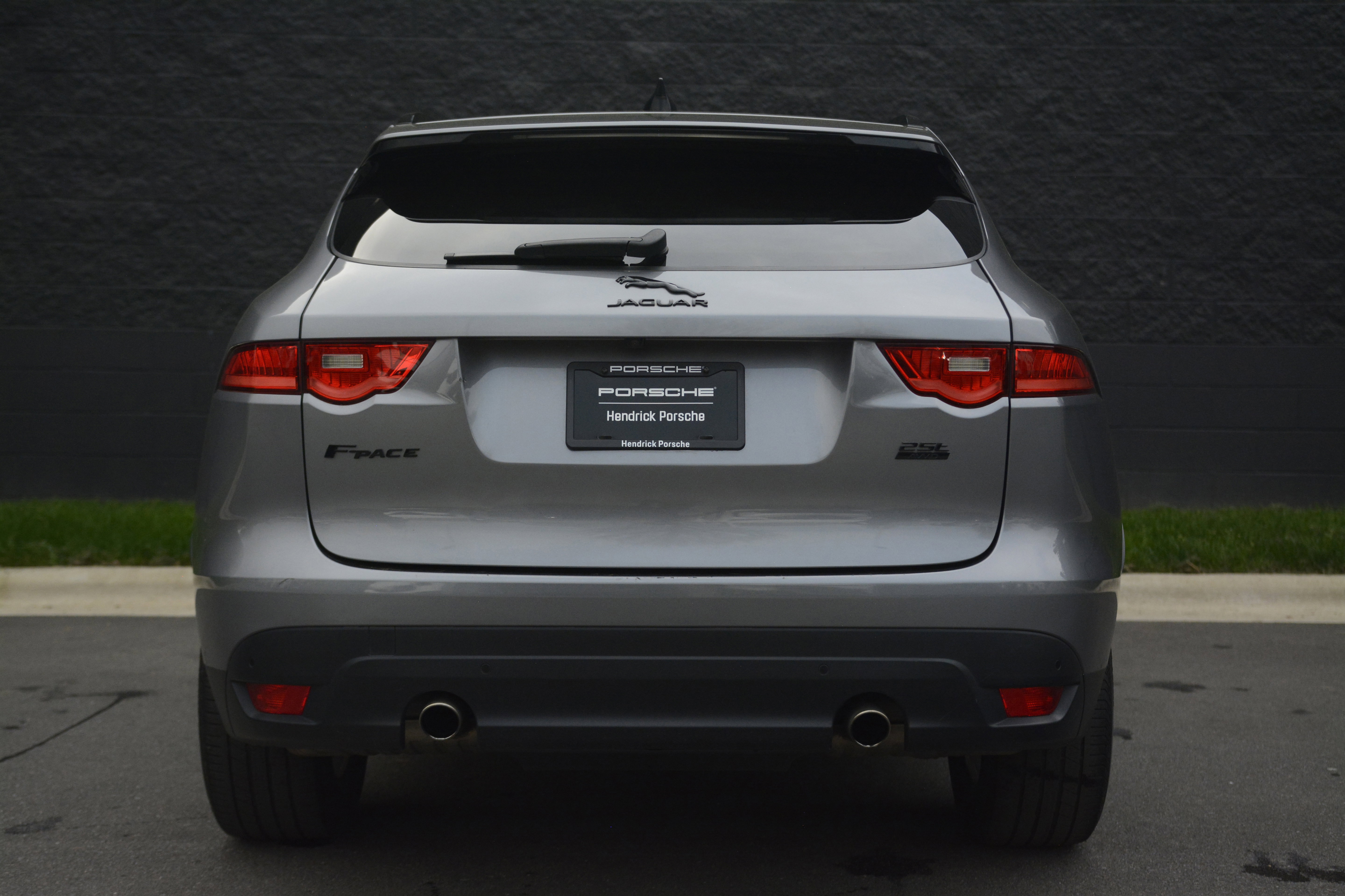 Used 2020 Jaguar F-PACE Premium image 6