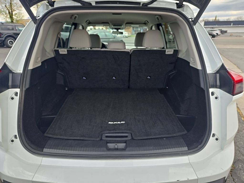 Used 2025 Nissan Rogue SV AWD/4WD image 25