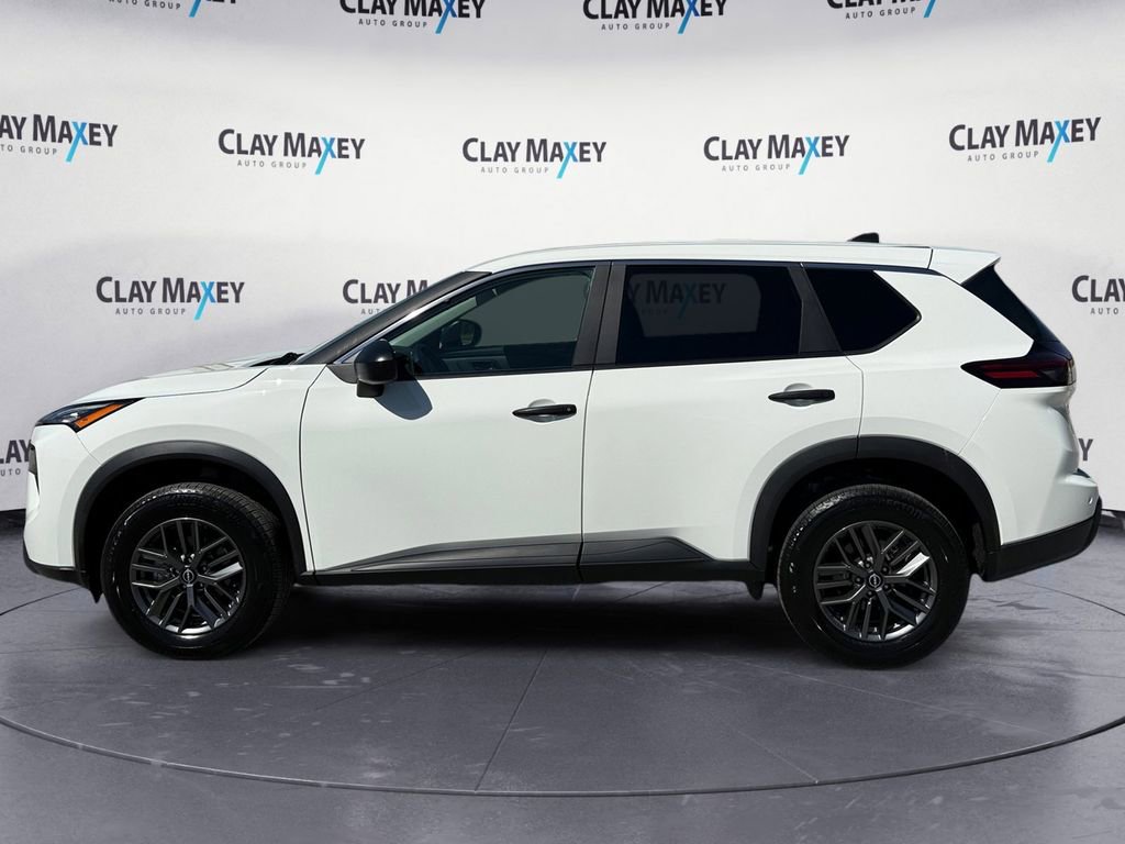 Used 2024 Nissan Rogue S FWD image 2