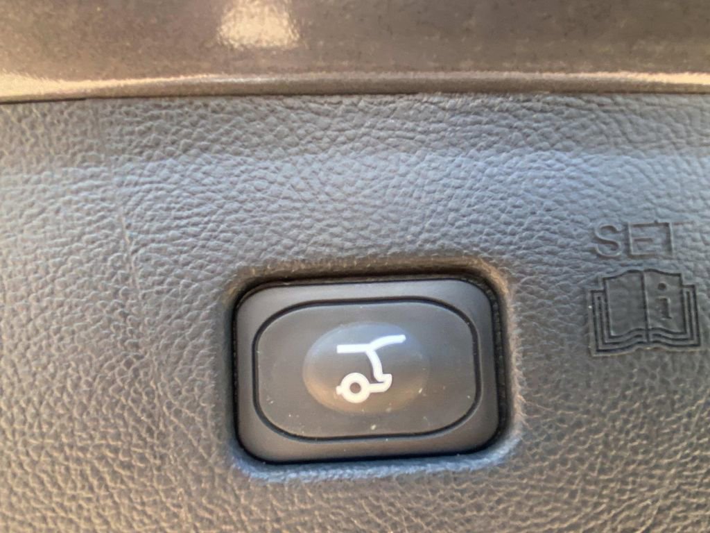 Used 2024 Ford Edge Titanium image 12