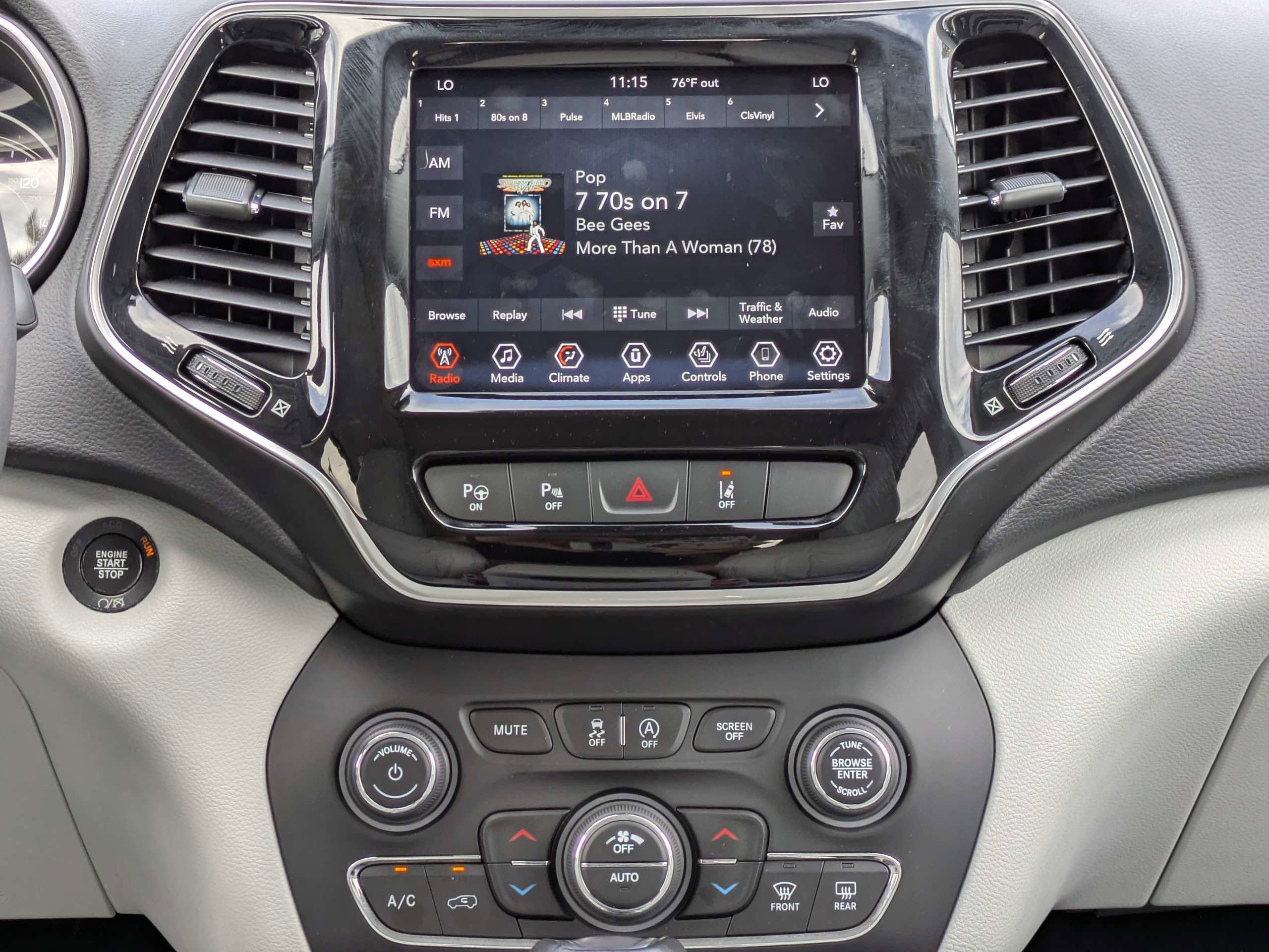 Used 2021 Jeep Cherokee Limited image 18