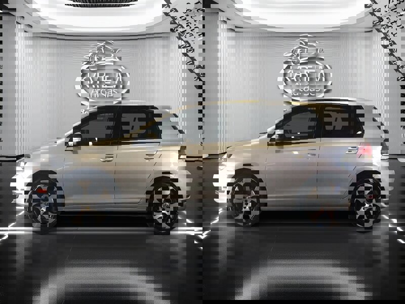 Used 2011 Volkswagen Golf 4-Door image 8