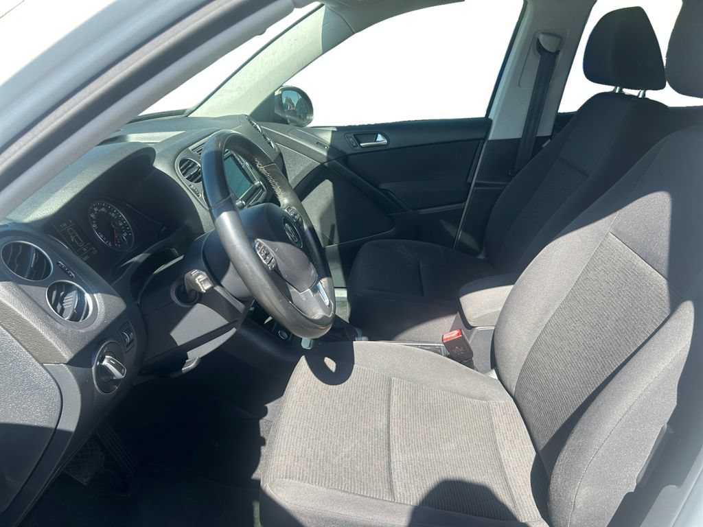 Used 2017 Volkswagen Tiguan Limited AWD/4WD image 10