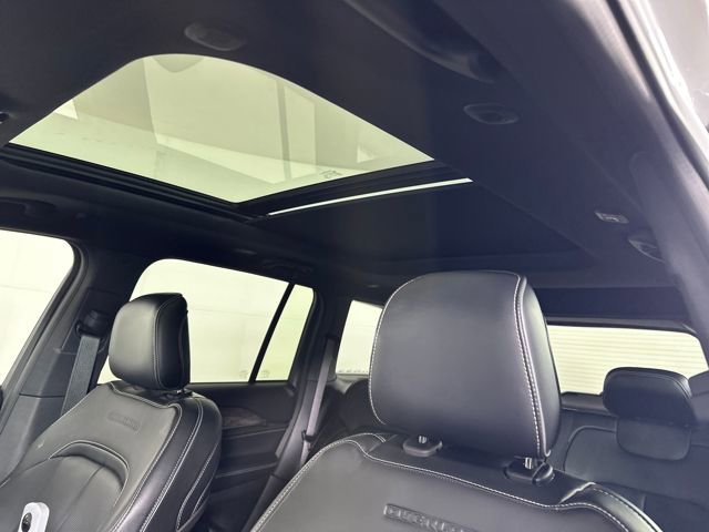 Used 2022 Jeep Grand Cherokee Overland image 12