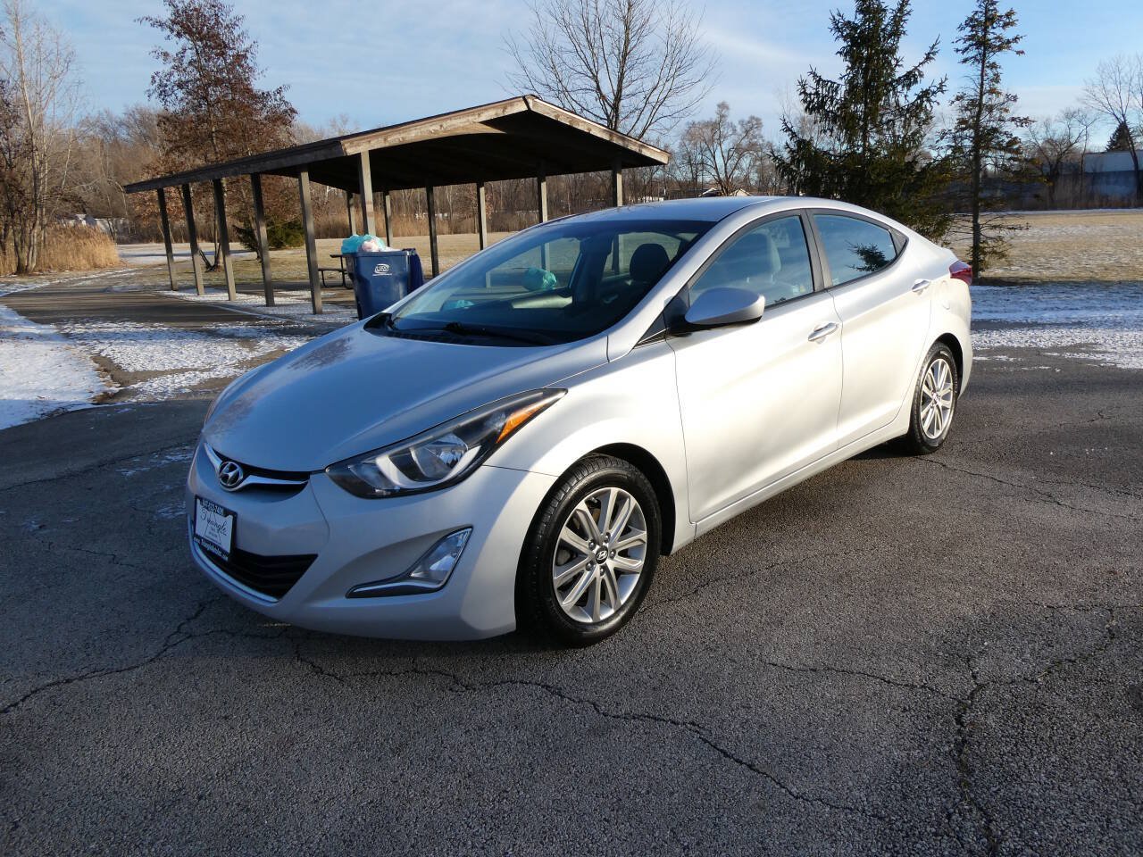 Used 2014 Hyundai Elantra SE w/ Option Group 02 FWD image 1