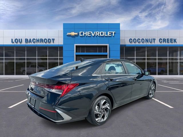 Used 2025 Hyundai Elantra SEL image 8