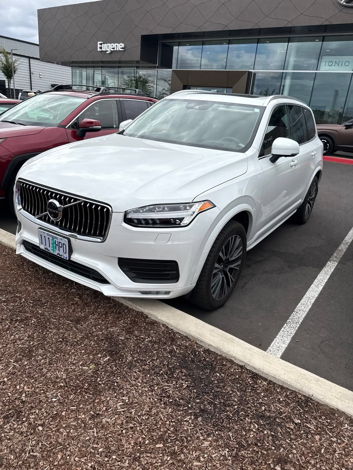 Used 2020 Volvo XC90 T5 Momentum w/ Protection Package Premier AWD/4WD image 1