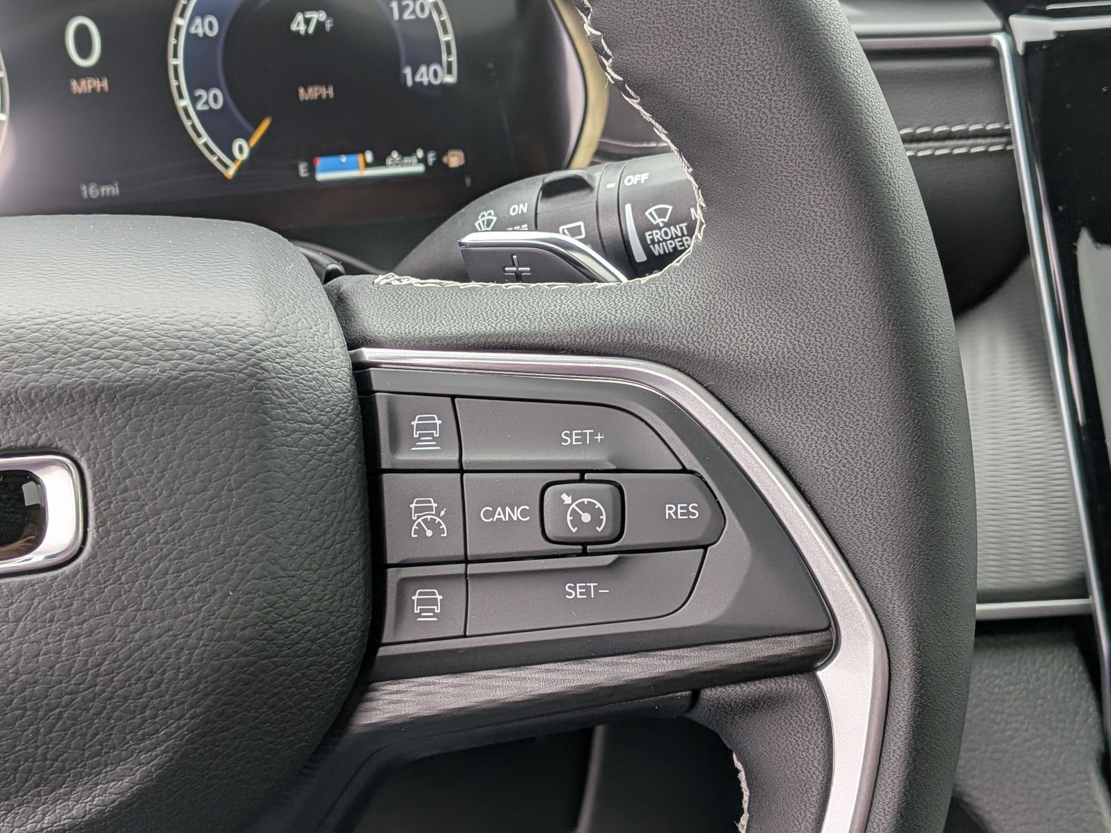 Used 2025 Jeep Grand Cherokee L Altitude RWD image 18
