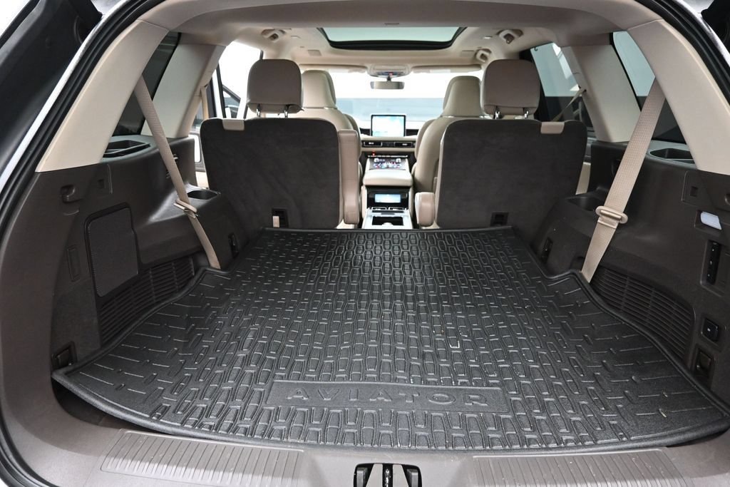 Used 2021 Lincoln Aviator Grand Touring w/ Equipment Group 302A AWD/4WD image 40