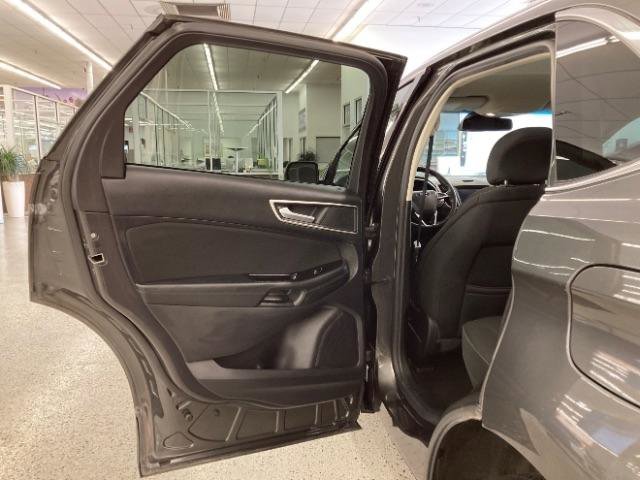 Used 2019 Ford Edge SEL AWD/4WD image 37