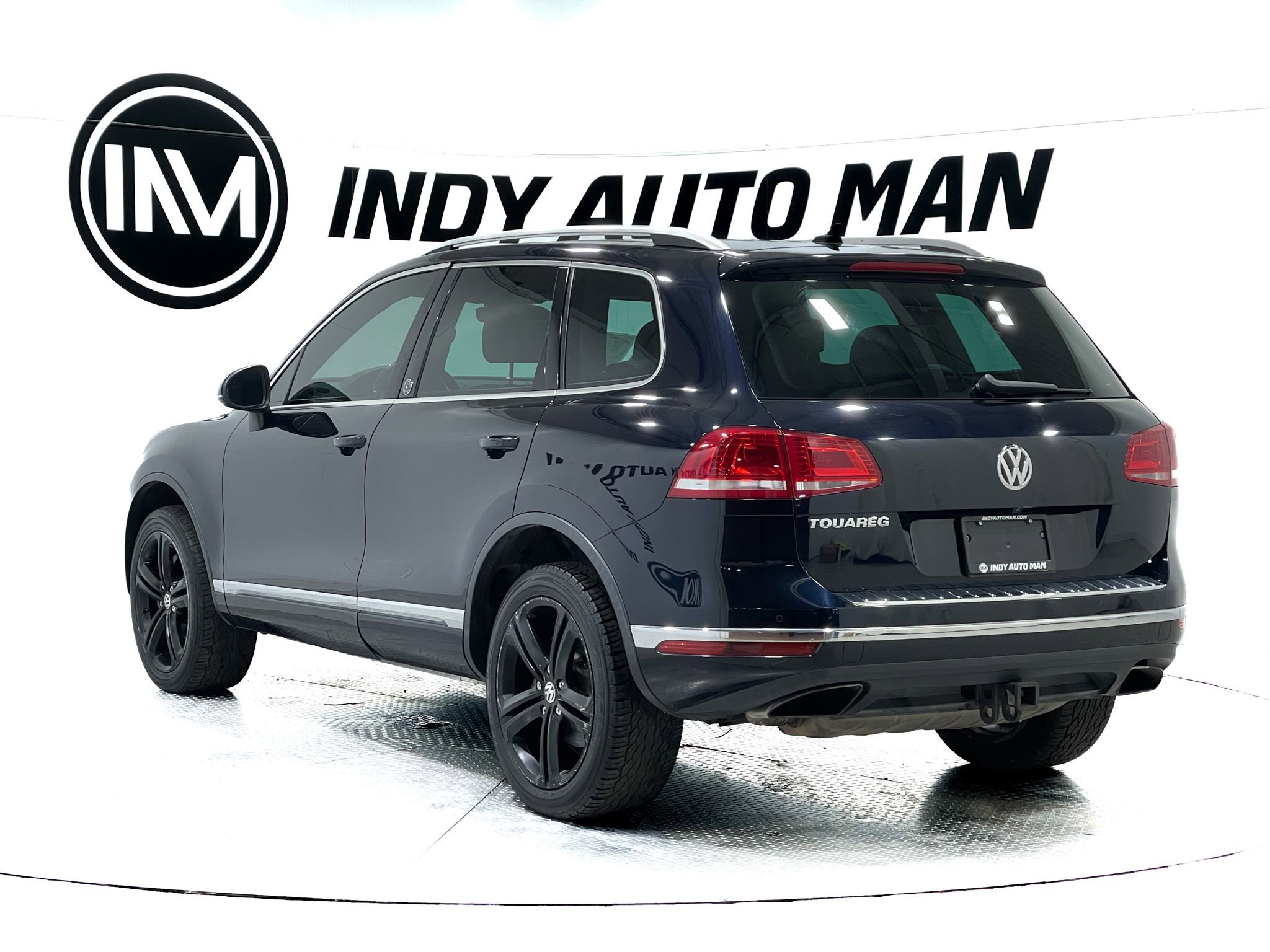 Used 2017 Volkswagen Touareg Wolfsburg Edition AWD/4WD image 6
