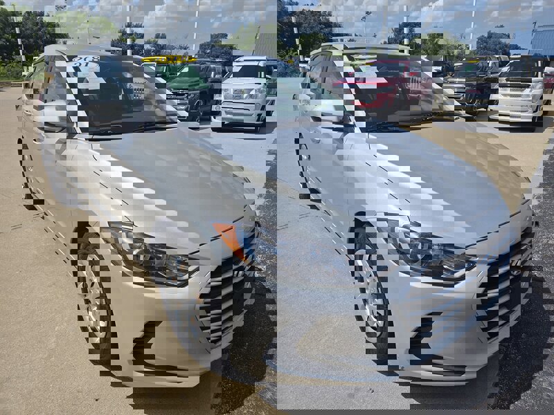 Used 2018 Hyundai Elantra SE w/ Cargo Package