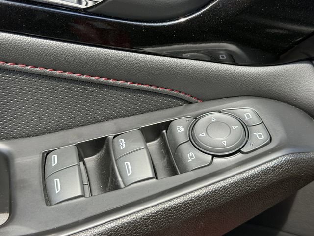 Used 2023 Chevrolet Traverse RS FWD image 22