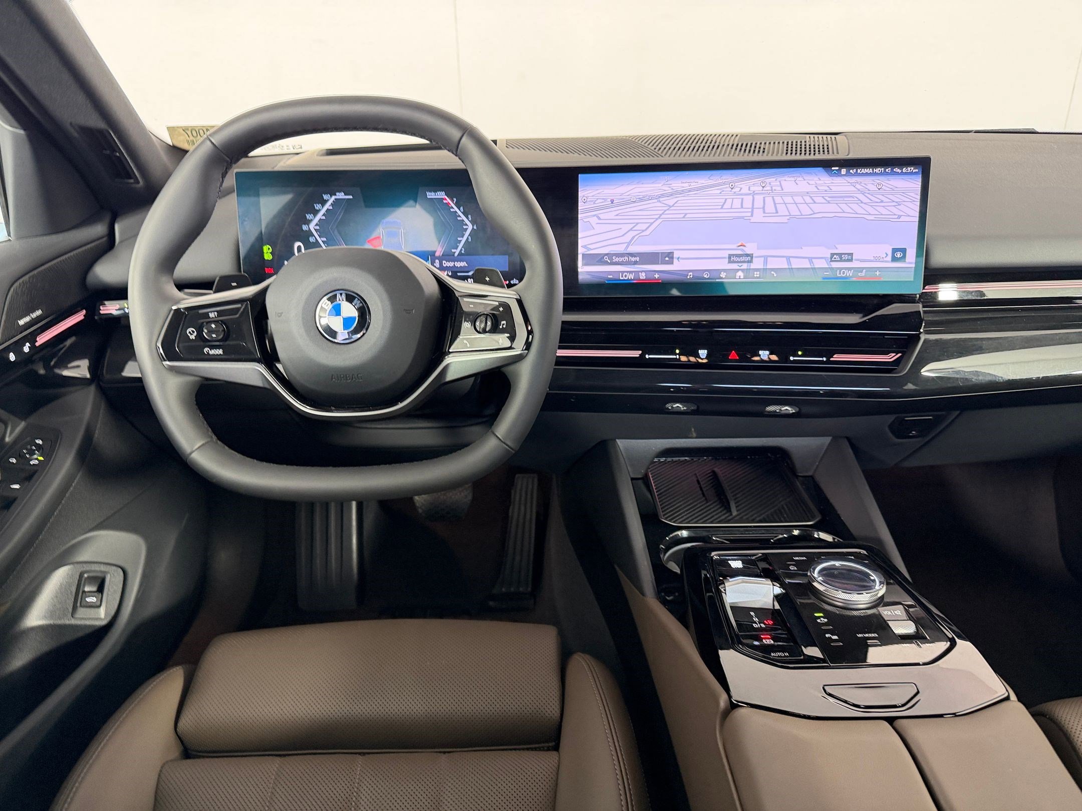 Certified 2025 BMW 530i image 29