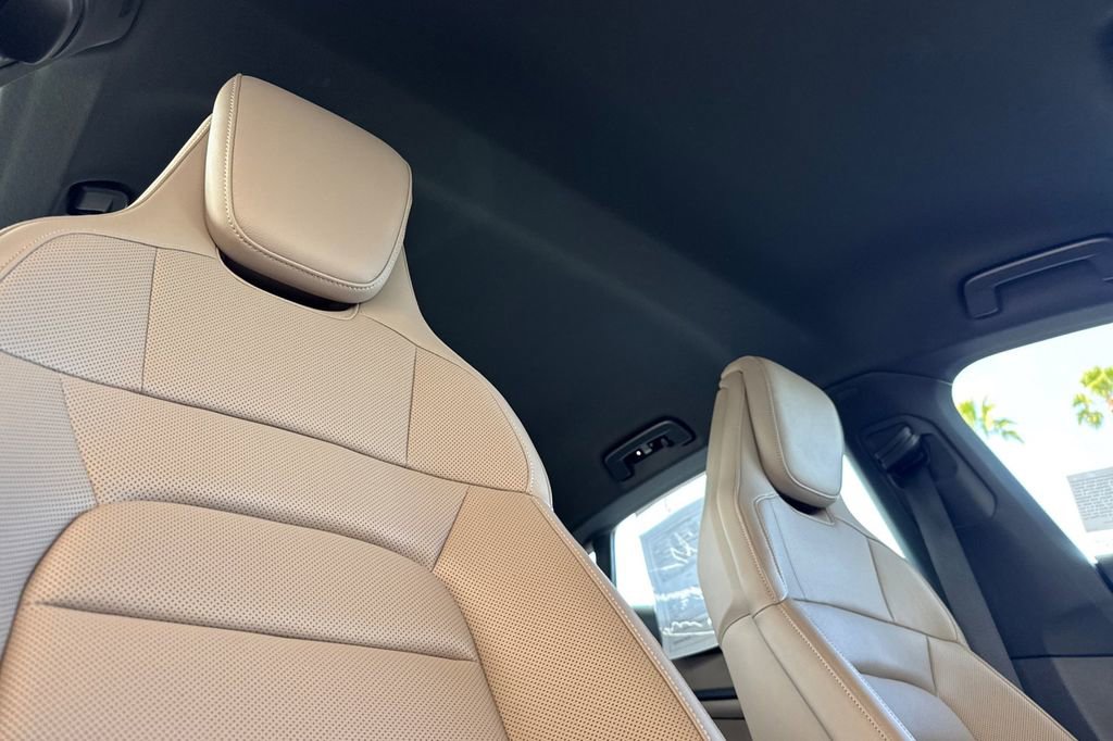 Used 2022 Porsche Taycan RWD image 19