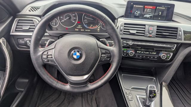 Used 2018 BMW 330i xDrive Sedan AWD/4WD image 24
