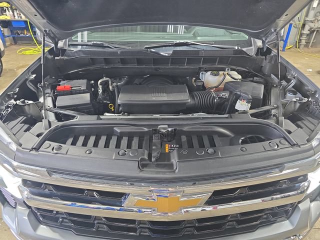 Used 2025 Chevrolet Silverado 1500 LT AWD/4WD image 33