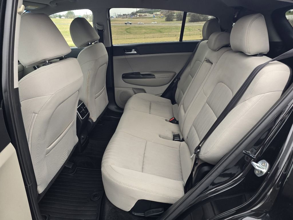 Used 2020 Kia Sportage LX image 10