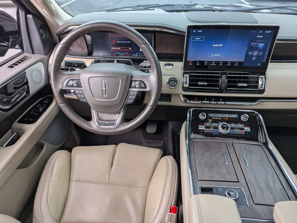 Used 2023 Lincoln Navigator L Reserve AWD/4WD image 21