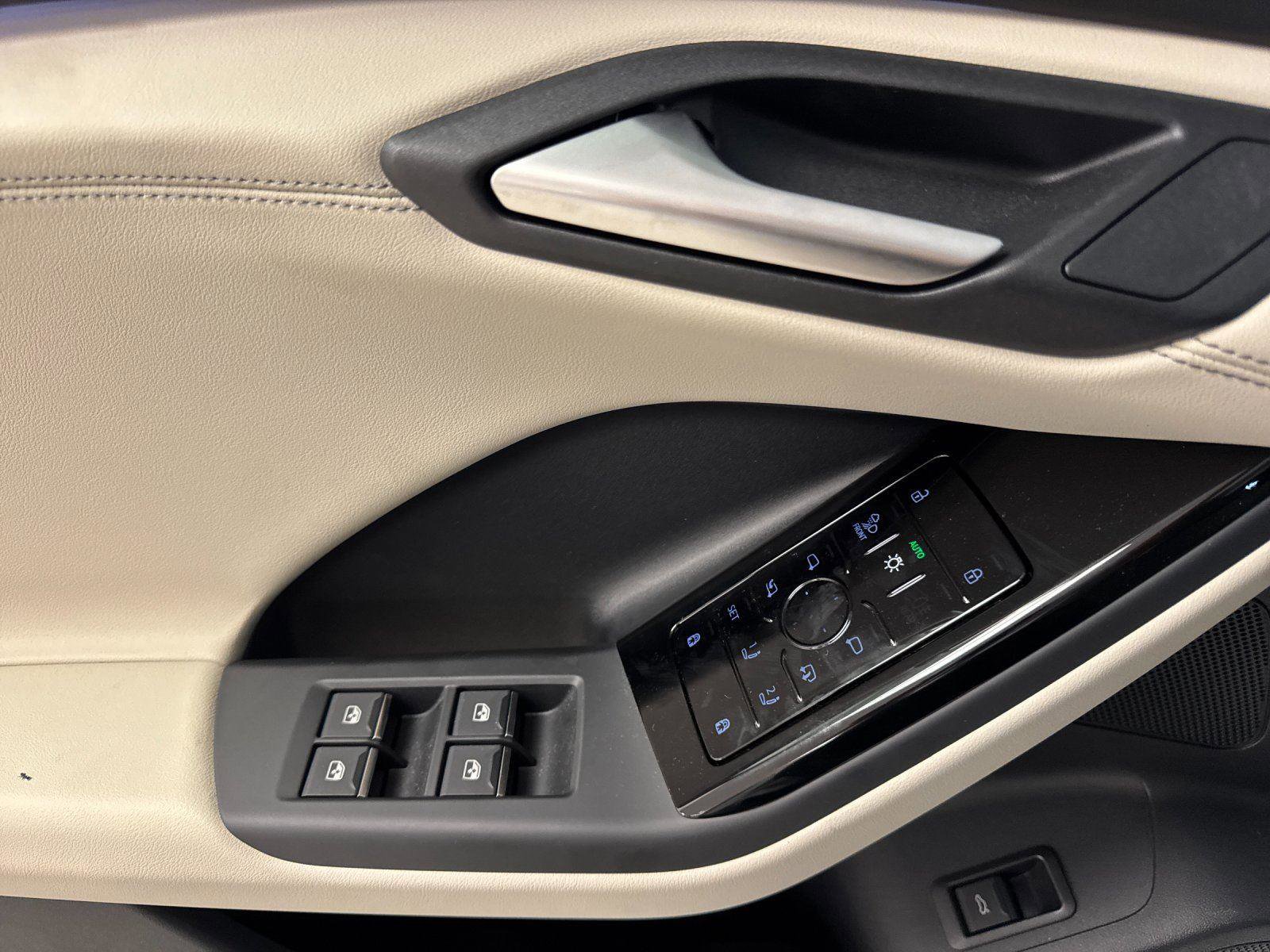 New 2025 Audi Q6 e-tron Premium Plus image 10