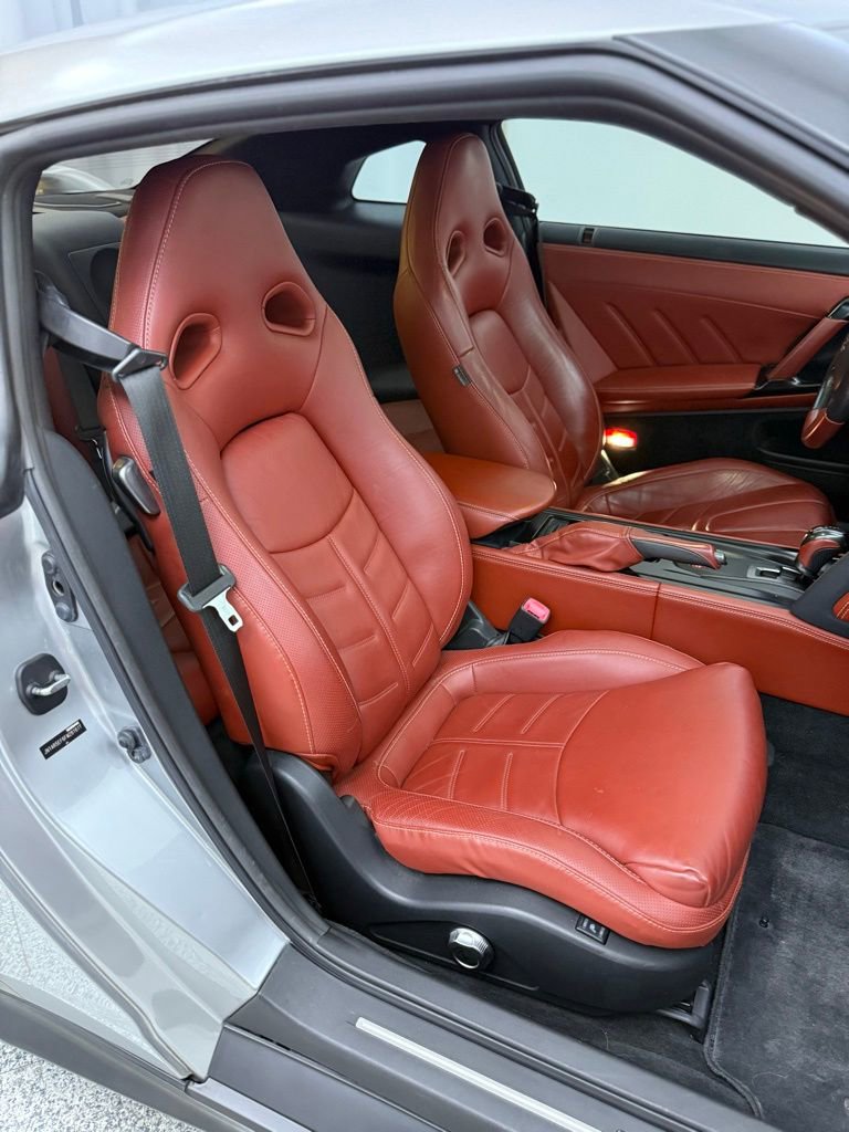 Used 2015 Nissan GT-R Premium image 43