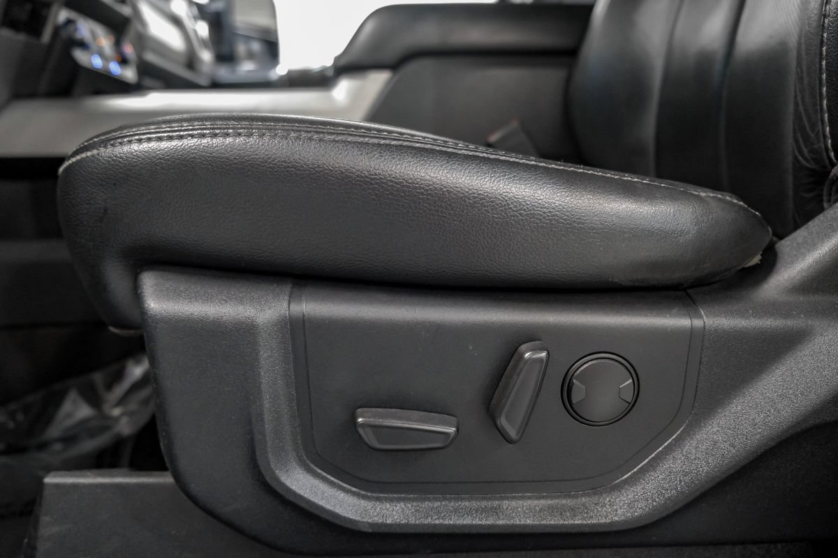 Used 2020 Ford F250 Lariat w/ Lariat Ultimate Package AWD/4WD image 32