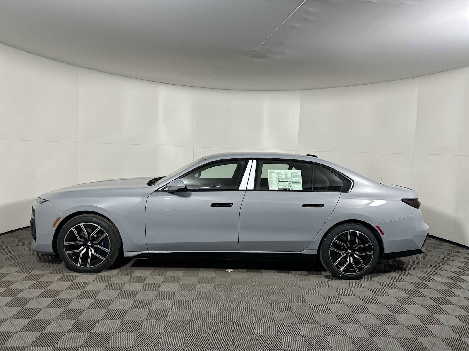 New 2026 BMW 740i xDrive w/ Premium Package image 4