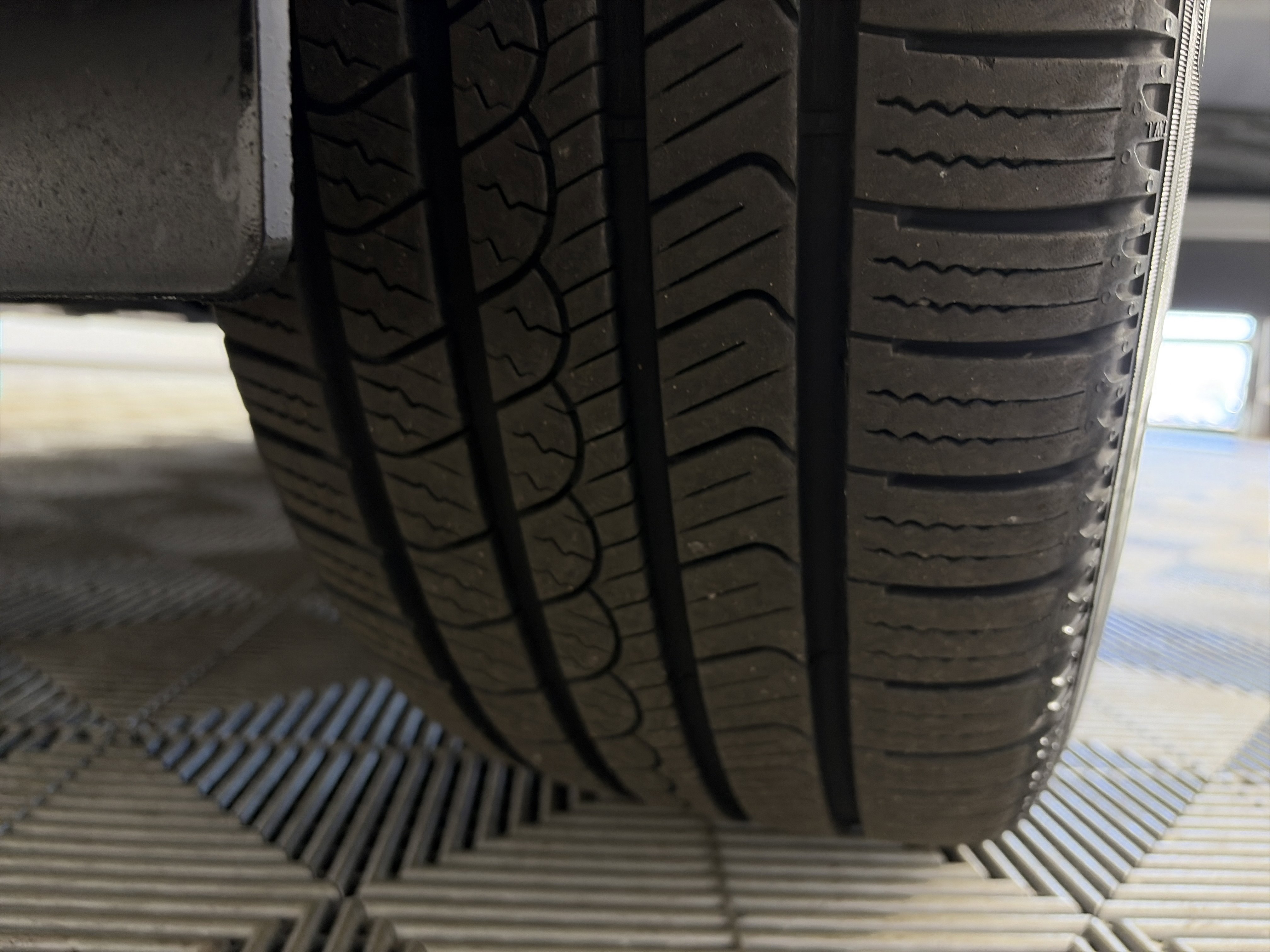 Certified 2022 Kia Sorento S w/ Panoramic Sunroof Package image 13