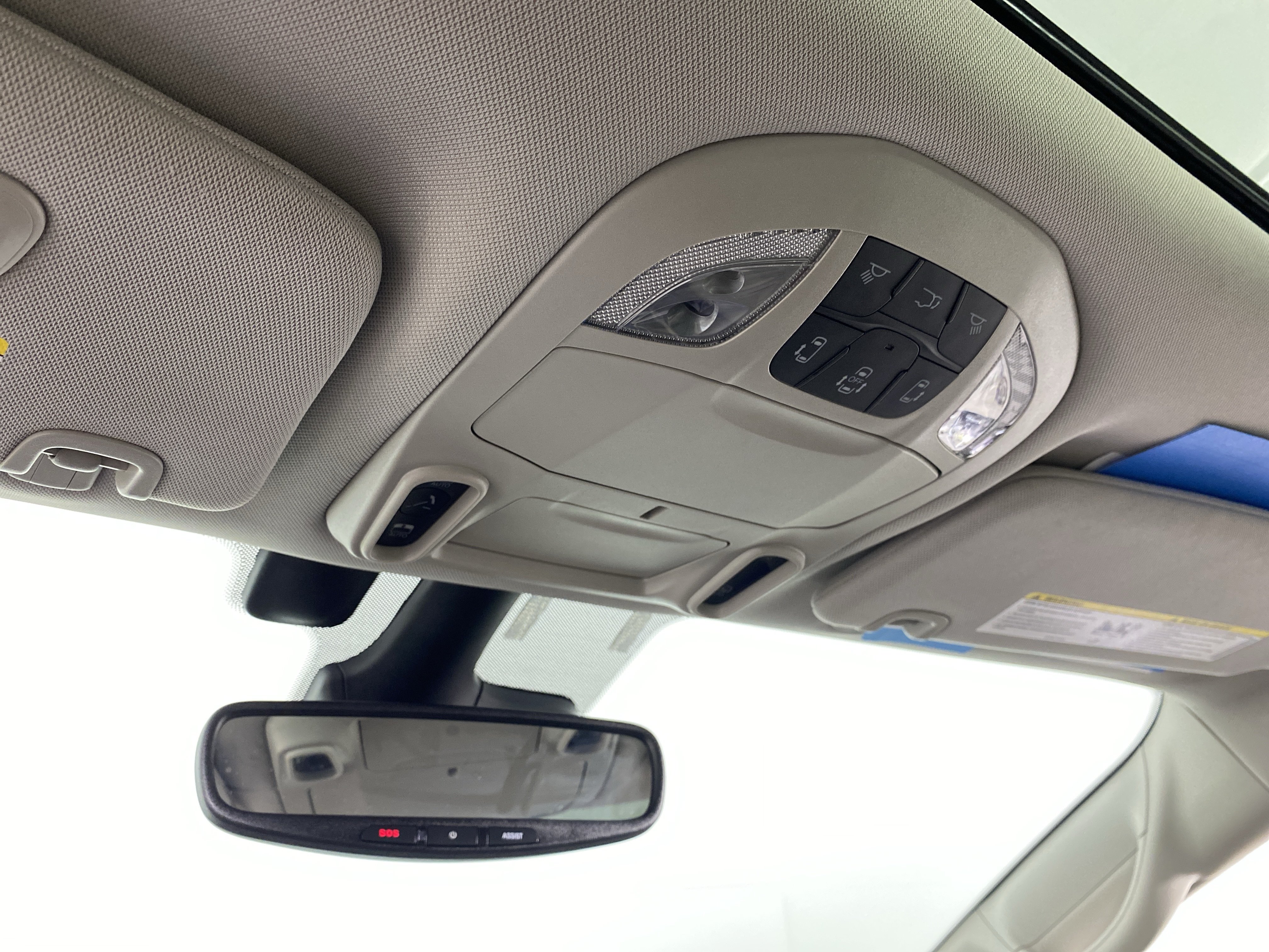 Used 2021 Chrysler Pacifica Limited w/ Uconnect Theater Family Group AWD/4WD image 27