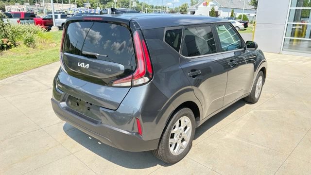 Used 2023 Kia Soul LX w/ Option Group 015 FWD image 7