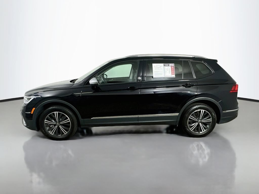 Used 2024 Volkswagen Tiguan SE FWD image 5