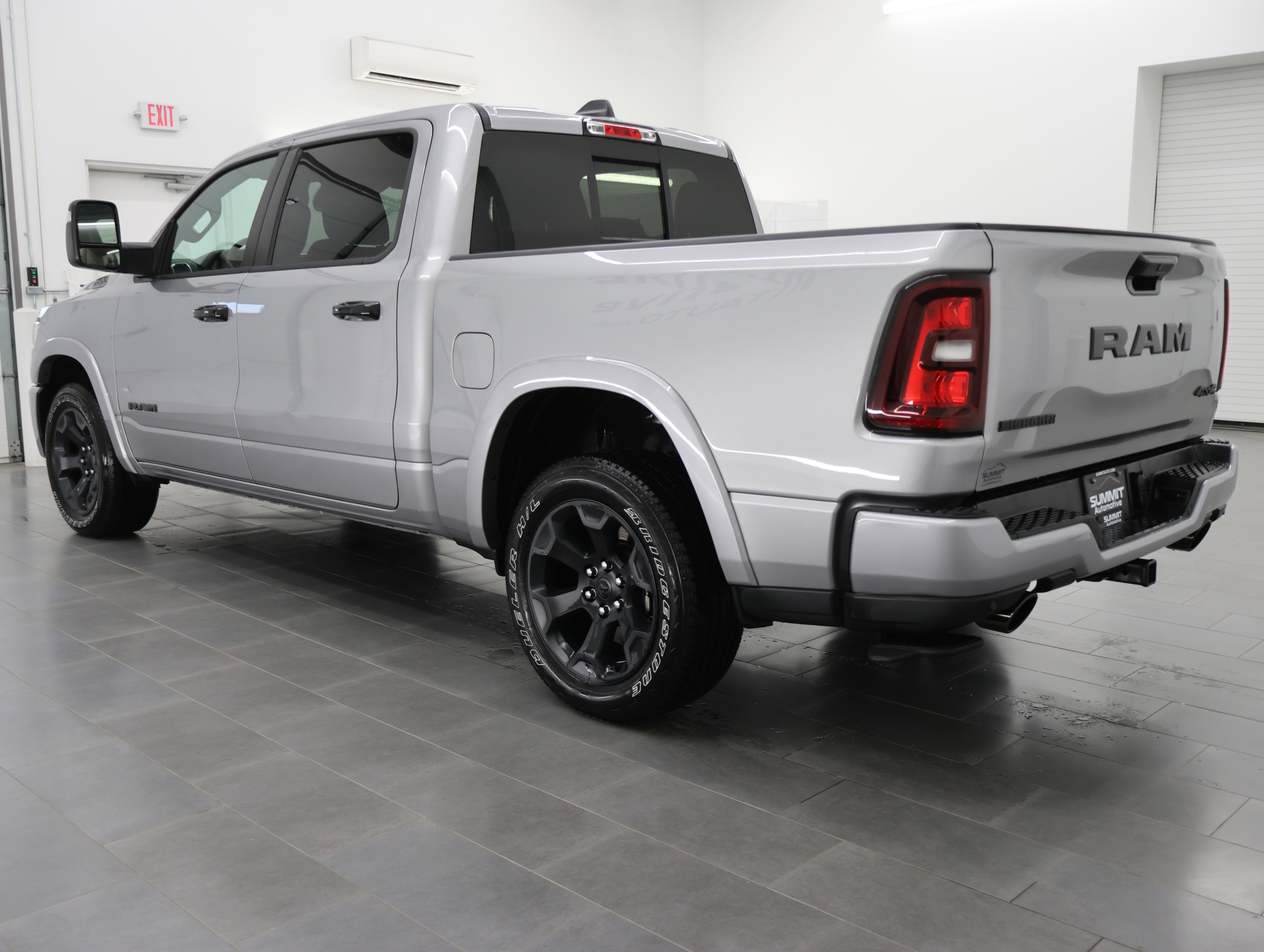 Used 2025 RAM 1500 Big Horn AWD/4WD image 6