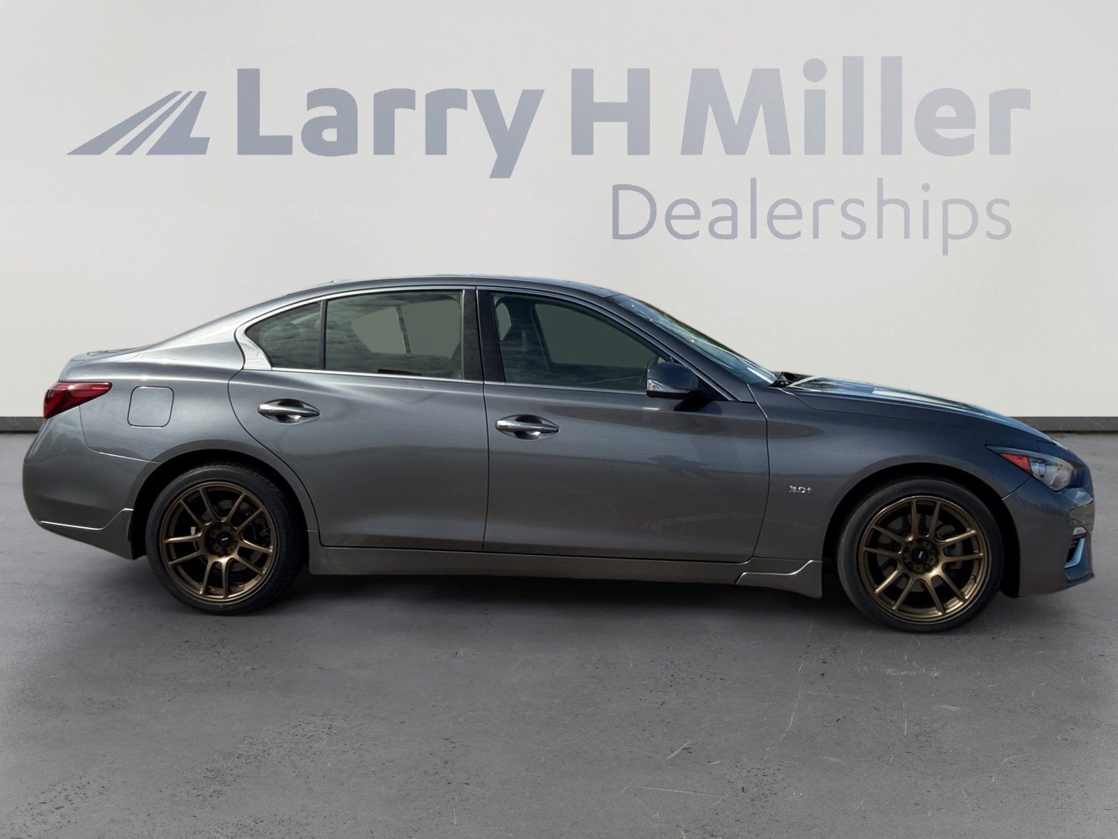 Used 2018 INFINITI Q50 Luxe w/ Essential Package (3.0T Luxe) AWD/4WD image 7