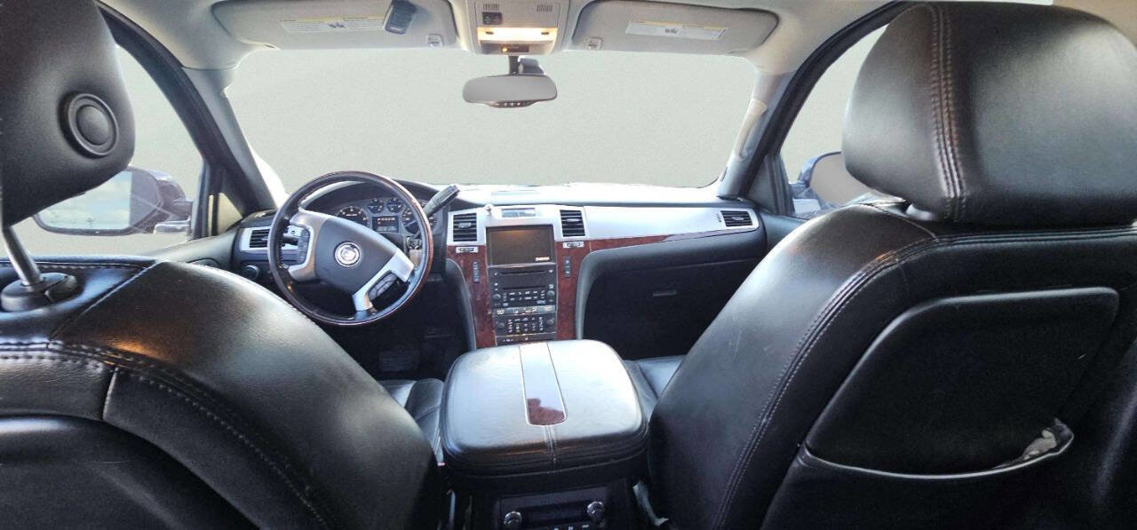 Used 2007 Cadillac Escalade EXT w/ Information Package image 9