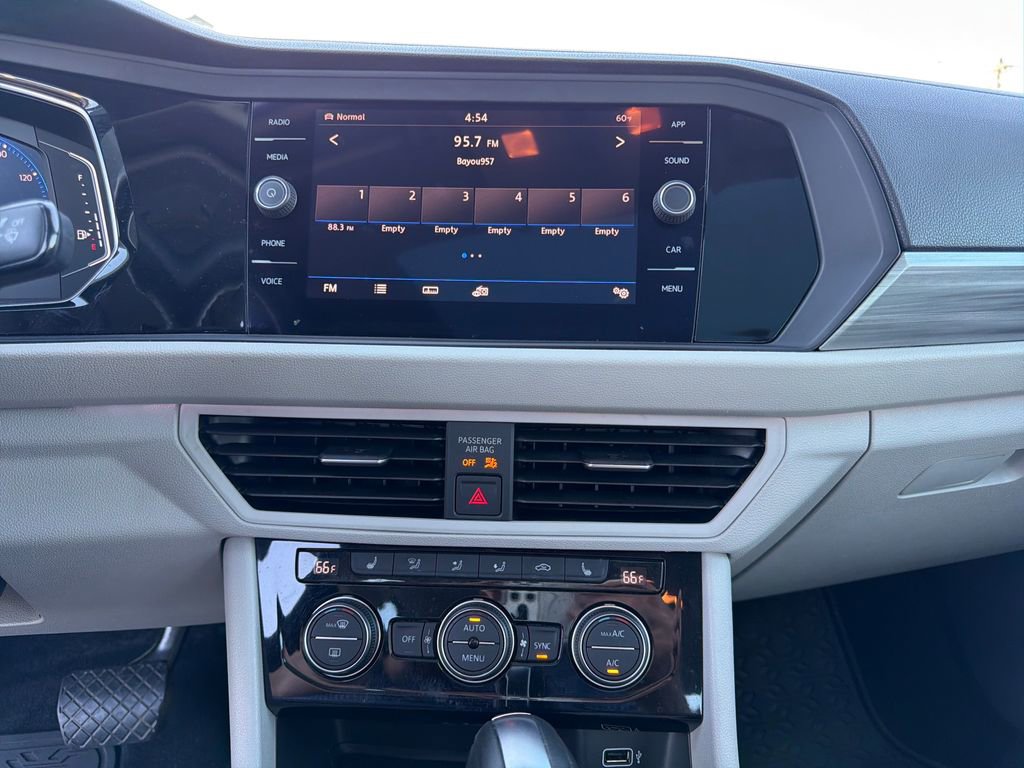 Used 2019 Volkswagen Jetta SEL image 19