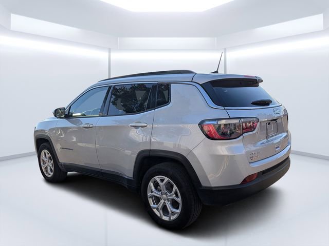 Used 2024 Jeep Compass Latitude image 5