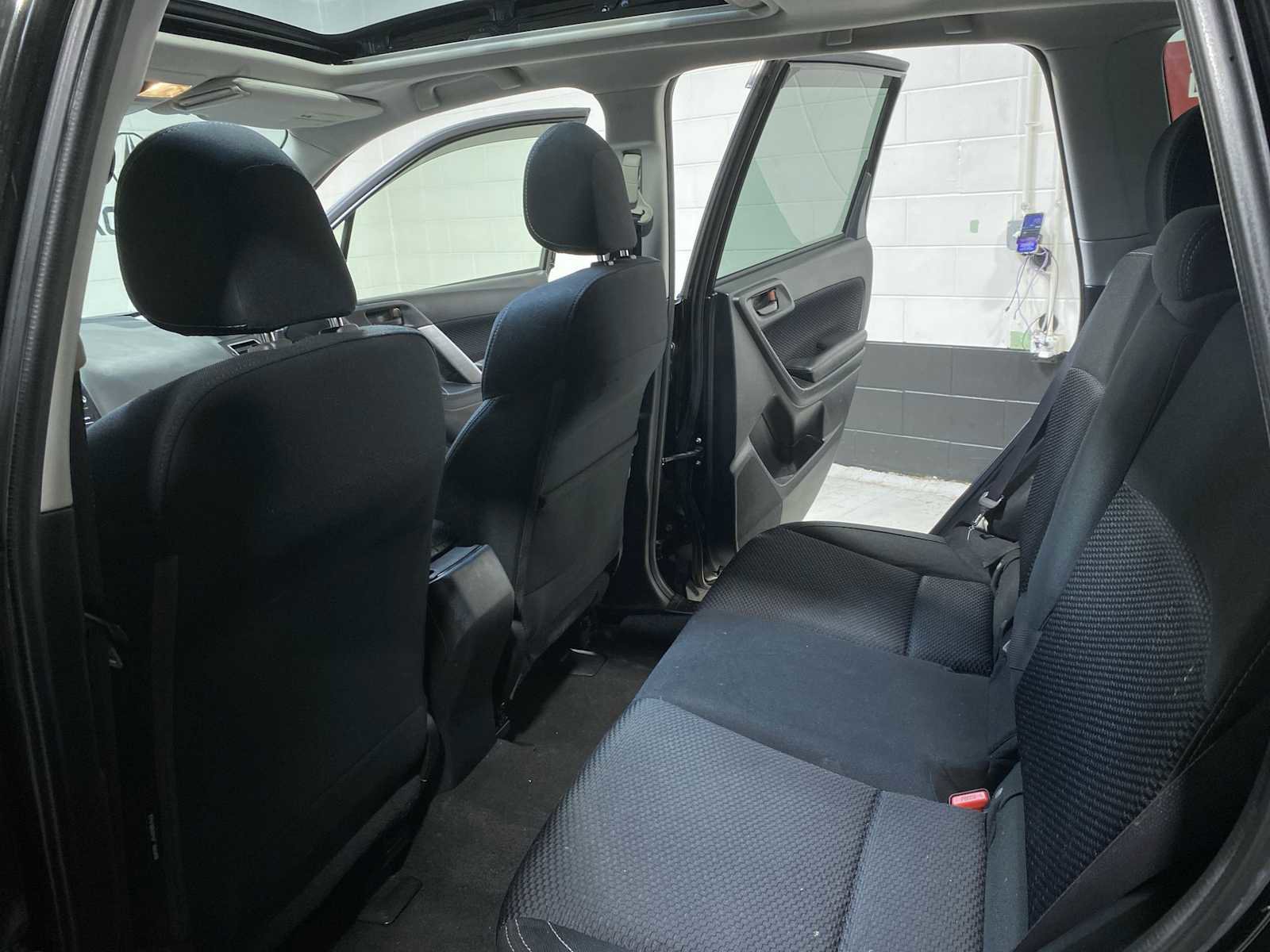 Used 2018 Subaru Forester 2.5i Premium w/ All-Weather Package AWD/4WD image 12
