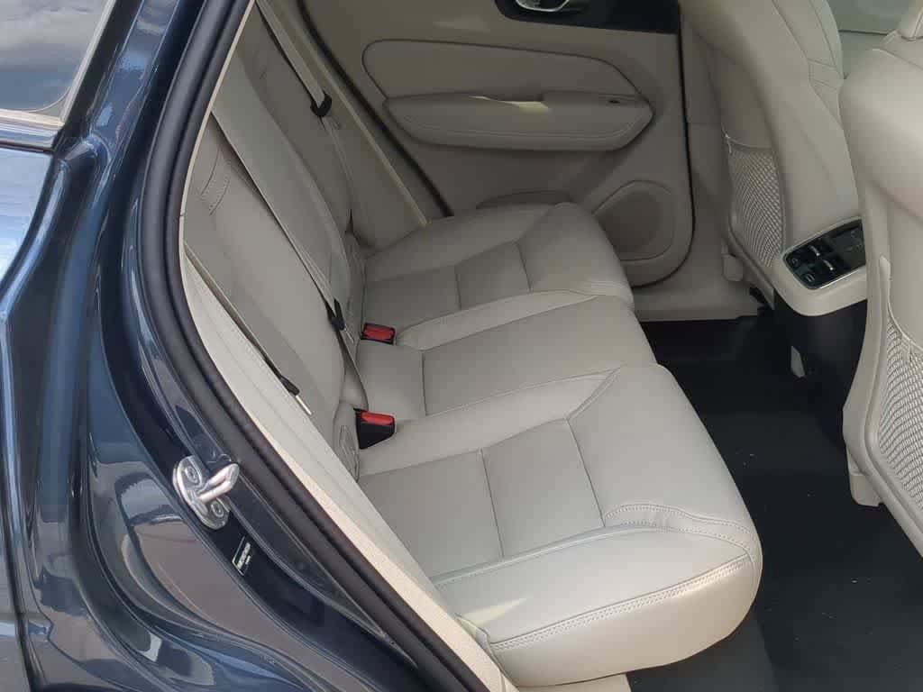 New 2026 Volvo XC60 B5 Ultra w/ Protection Package Premier AWD/4WD image 19