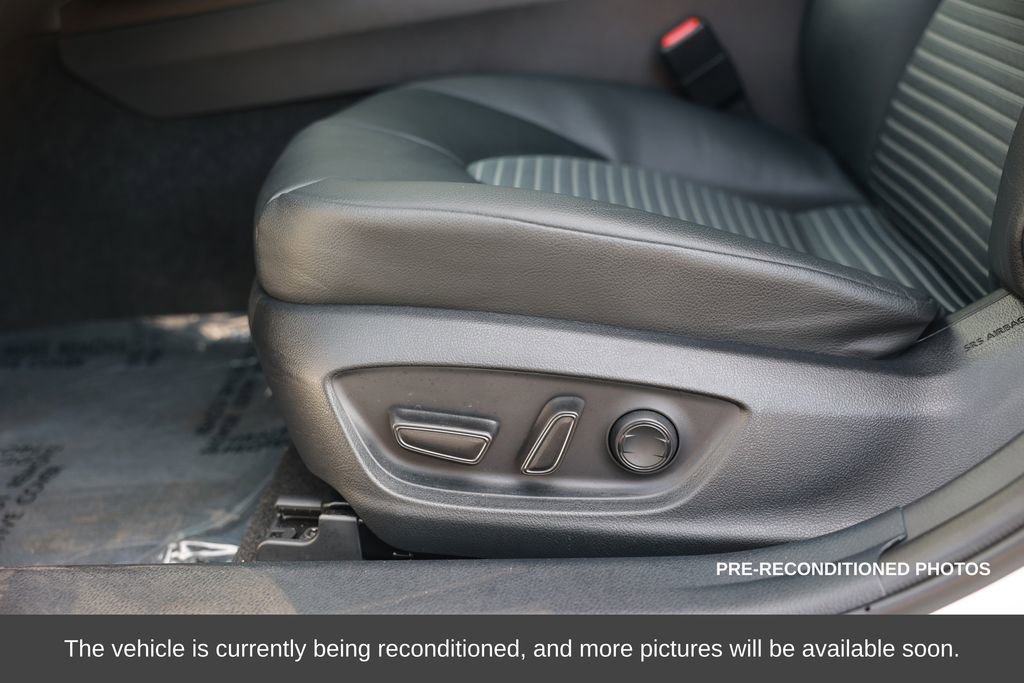 Used 2024 Toyota Camry SE image 18