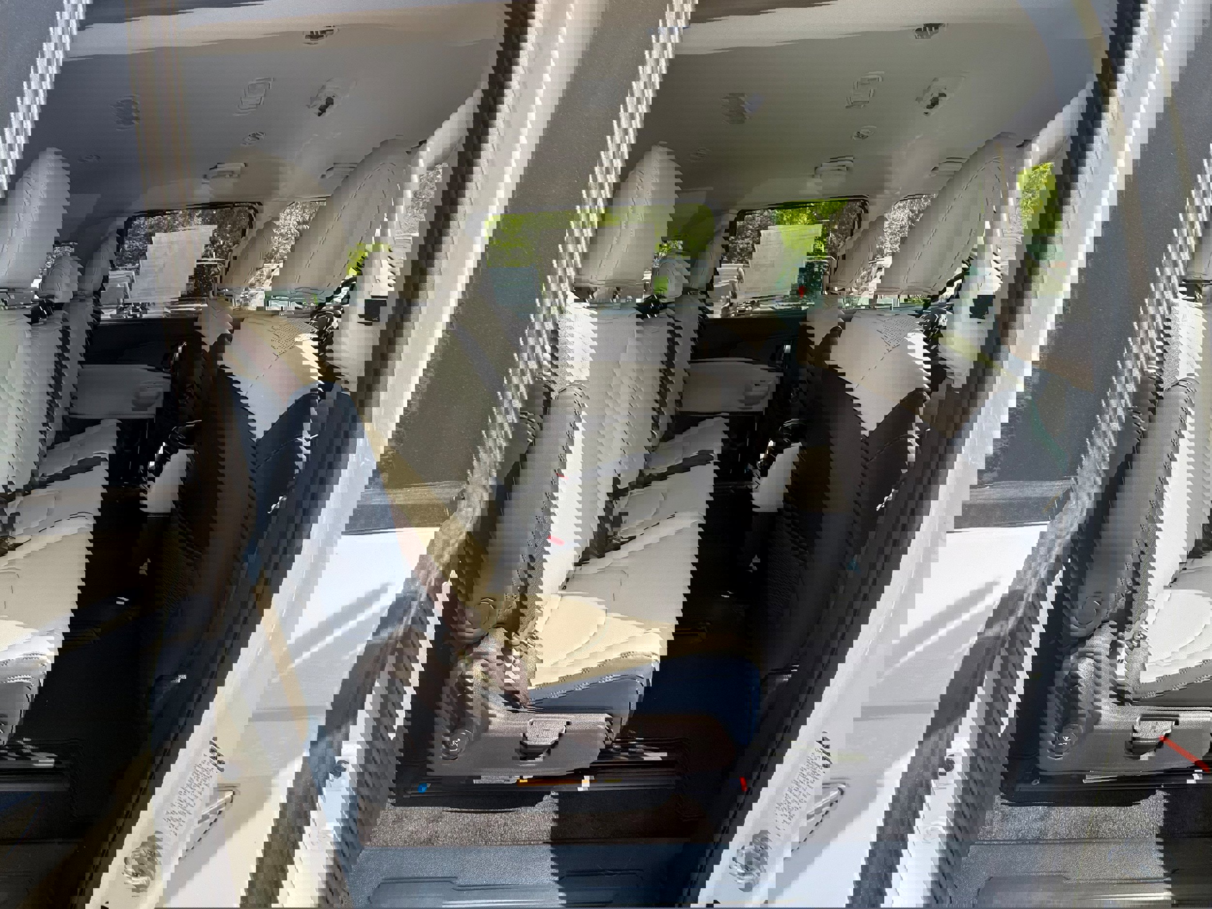 New 2025 Kia Carnival EX image 13