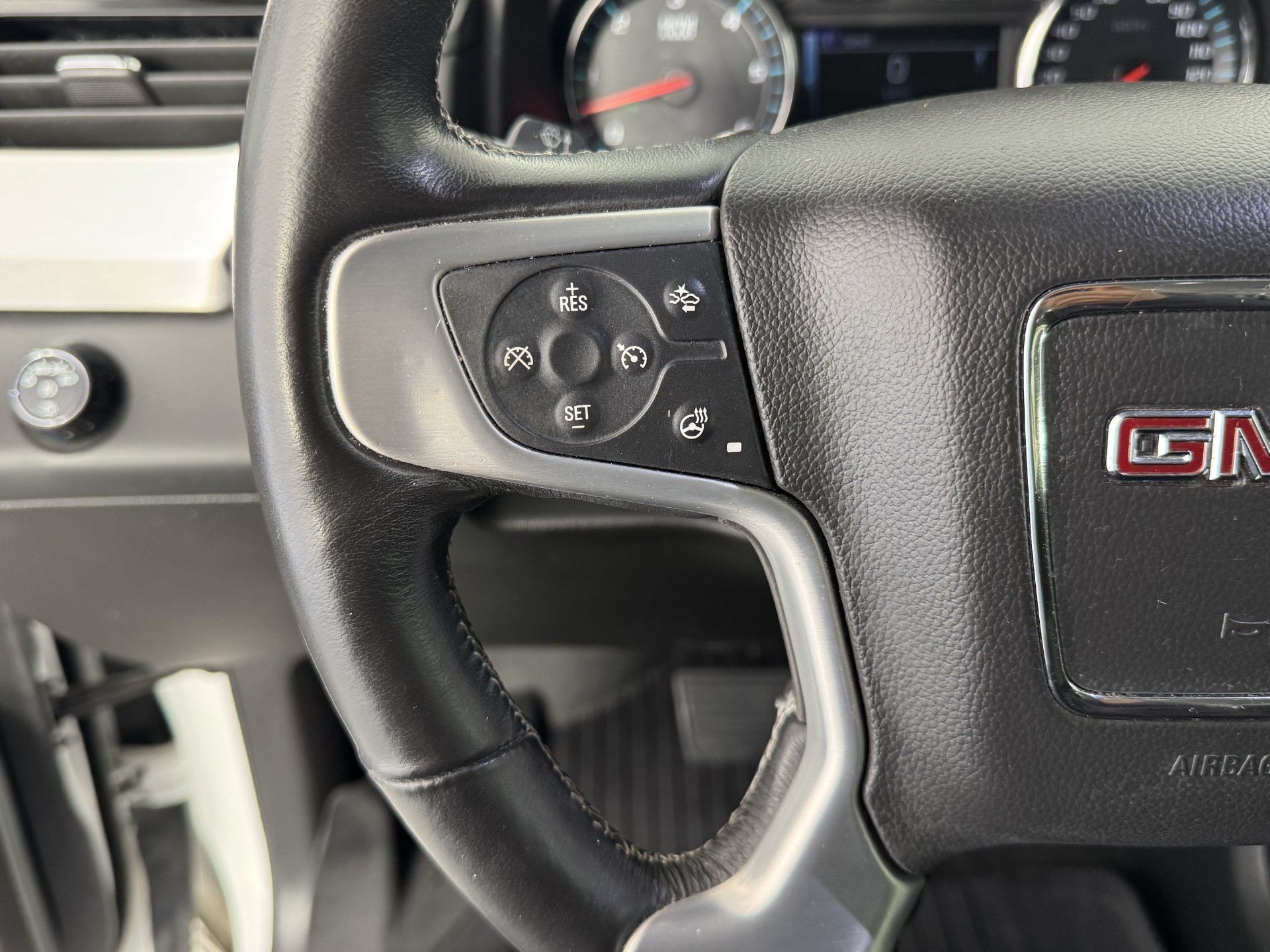 Used 2018 GMC Yukon XL SLT w/ Premium Edition RWD image 26